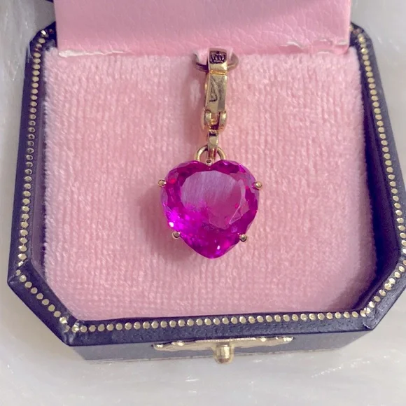 🩷PRICE IS FIRM🩷Juicy Couture Raspberry Heart Charm BNIB Excellent Condition - Picture 4 of 13